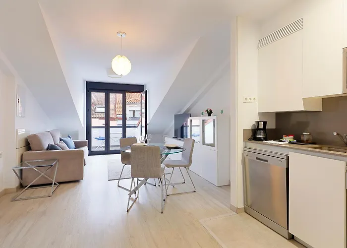 Atico Con Terraza En Playa De San Lorenzo *