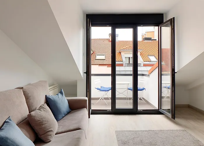 Atico Con Terraza En Playa De San Lorenzo *